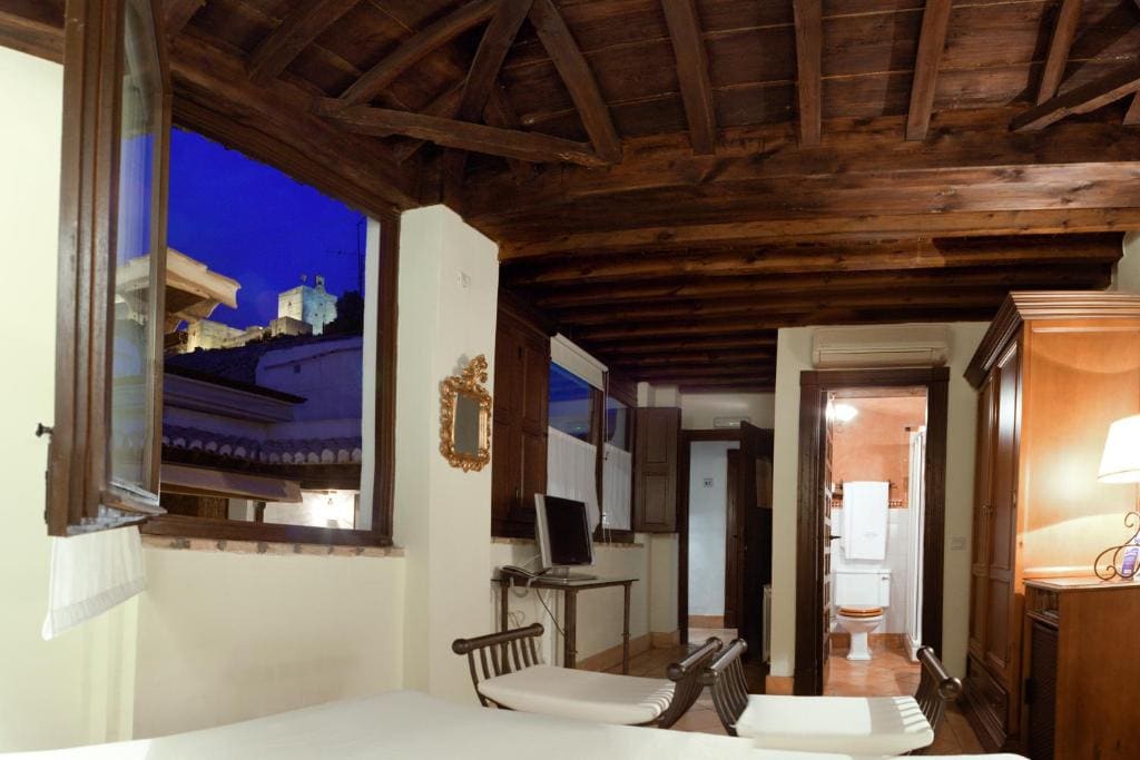 Superior Double Room room - Image 3