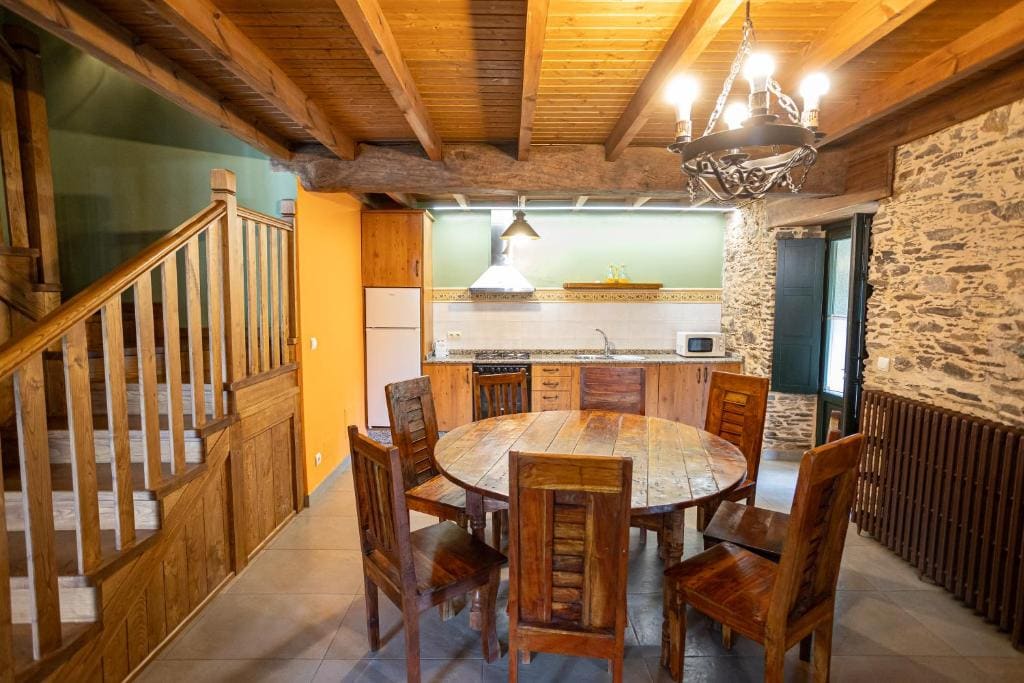 Three-Bedroom Apartment (6 Adults) room - Image 3