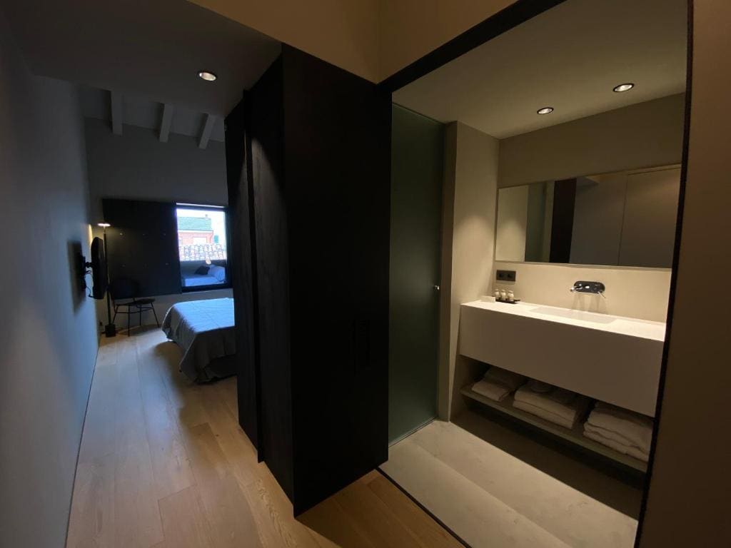 Standard Double Room room - Image 3