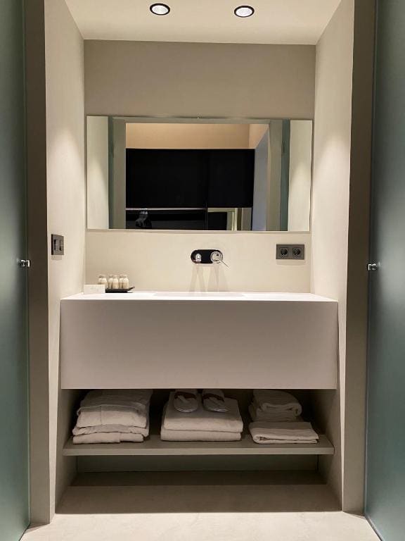 Standard Double Room room - Image 2