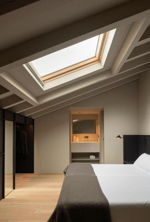 Superior Twin Room room - Image 3