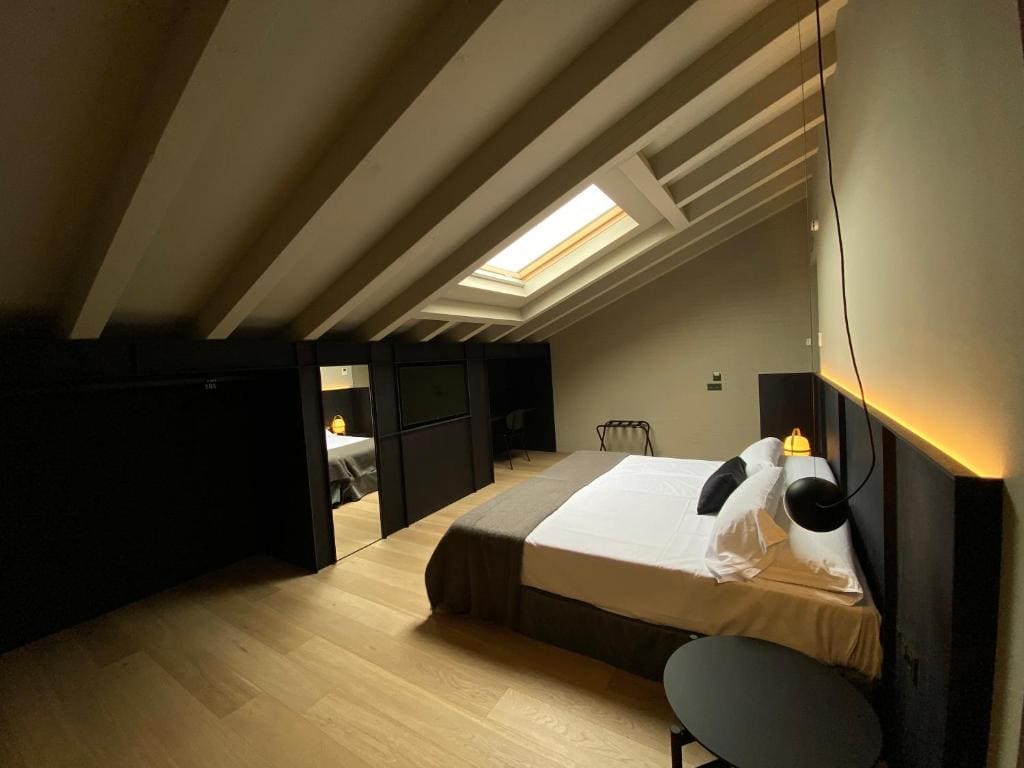 Superior Twin Room room - Image 2