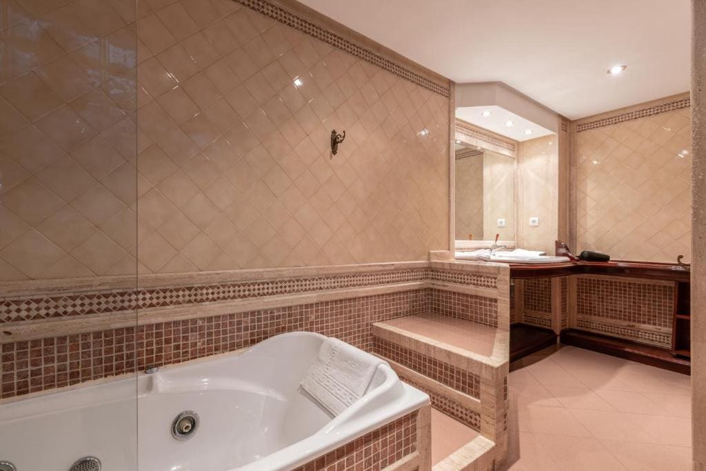 Suite room - Image 2