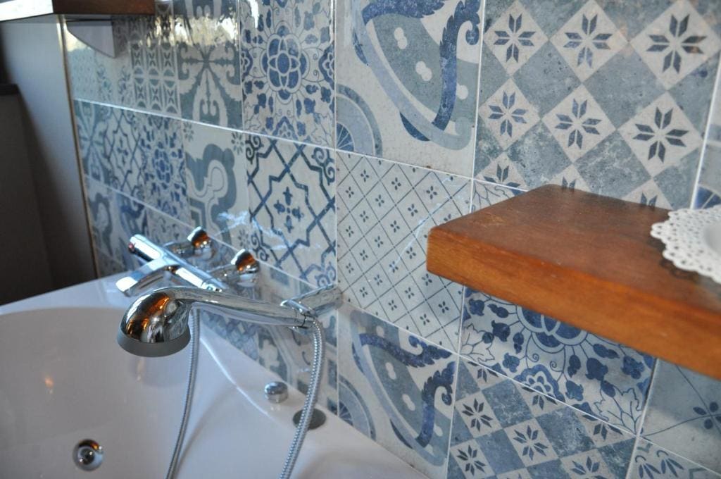 Two Bedroom Apartment with Spa Bath room - Image 1