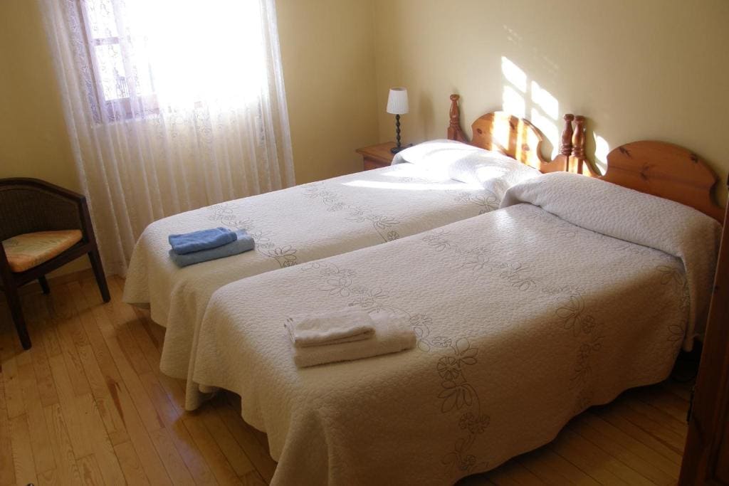 Five-Bedroom House room - Image 1