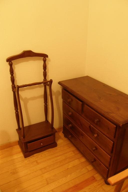 Five-Bedroom House room - Image 2