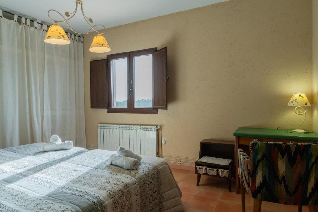 Four-Bedroom House room - Image 1