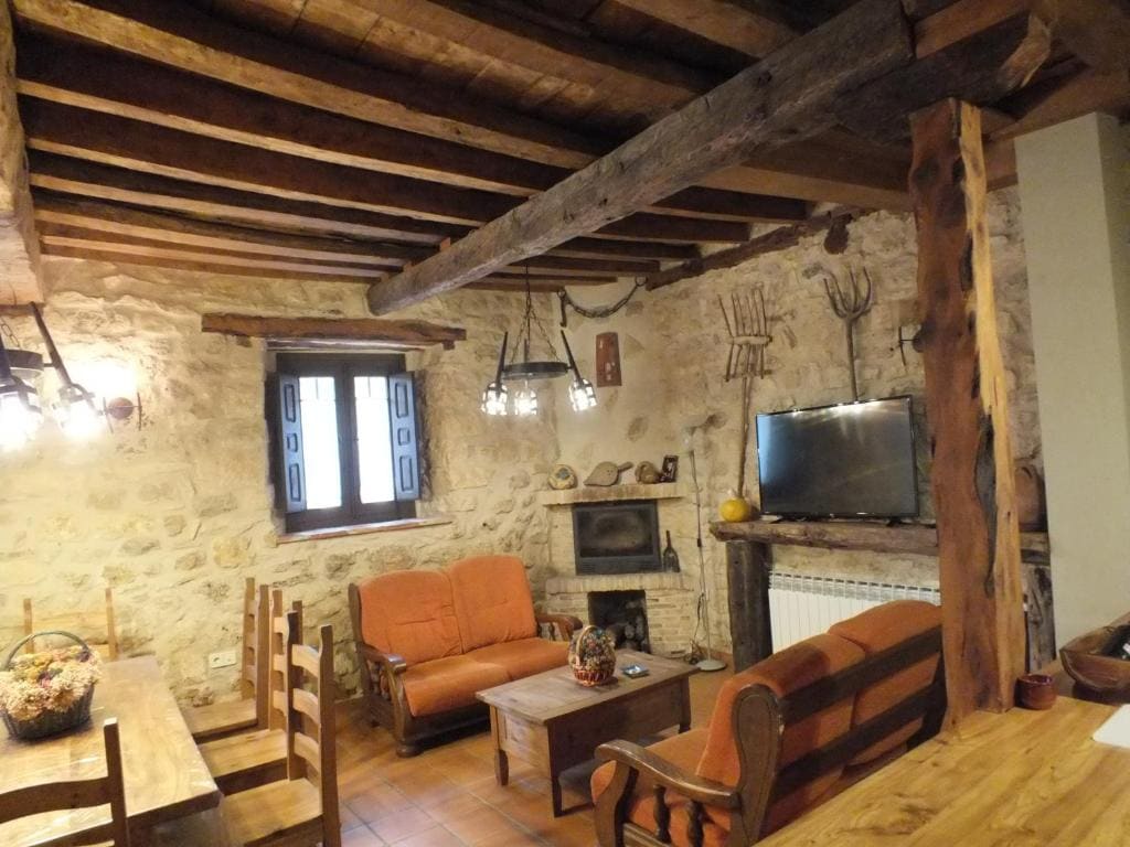 Four-Bedroom House room - Image 1