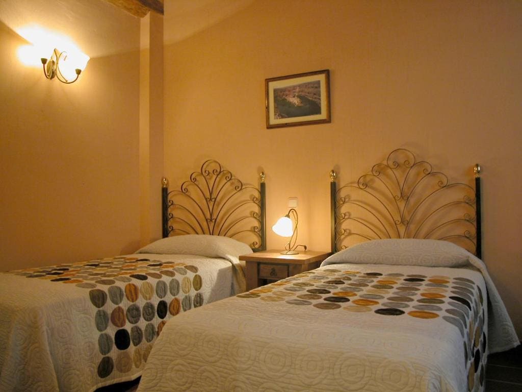 Four-Bedroom House room - Image 2