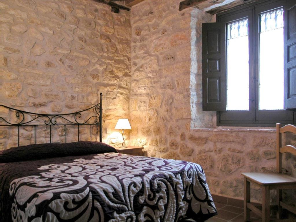 Four-Bedroom House room - Image 3