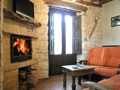 Five-Bedroom House room - Image 1