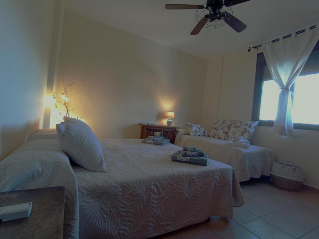 Six-Bedroom House room - Image 2