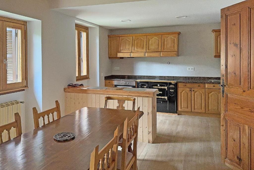 Three-Bedroom House room - Image 2