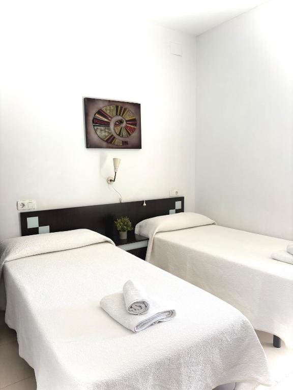 Twin Room room - Image 2