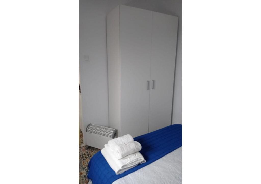 Room room - Image 3