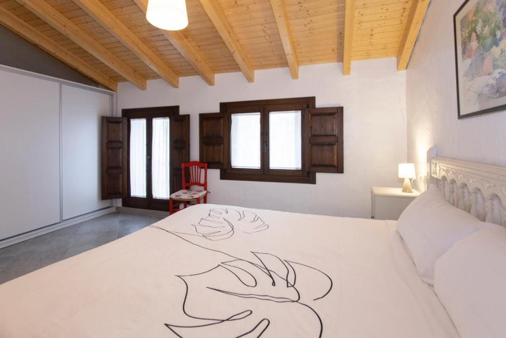 Penthouse Apartment room - Image 2
