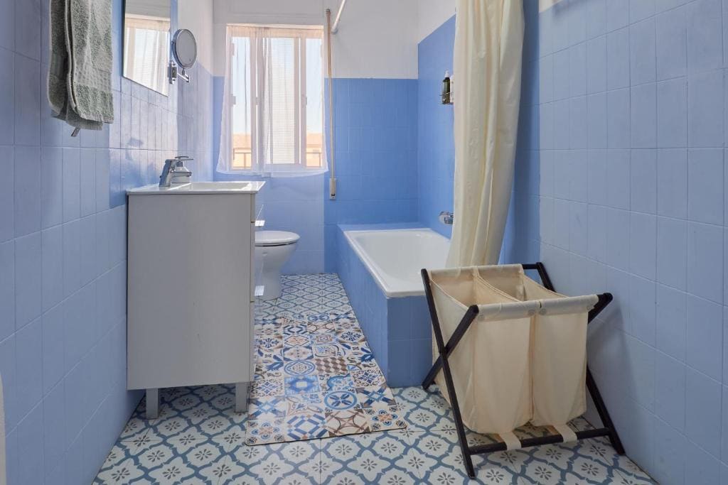 Three-Bedroom Premium Apartment with Balcony room - Image 3