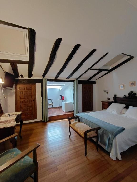 Double or Twin Room with Bathroom room - Image 2