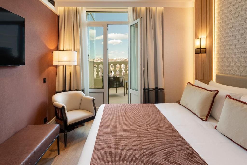 Superior Double Room with Terrace room - Image 3