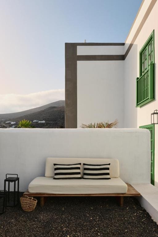 Deluxe Double Room with Balcony and Sea View room - Image 2