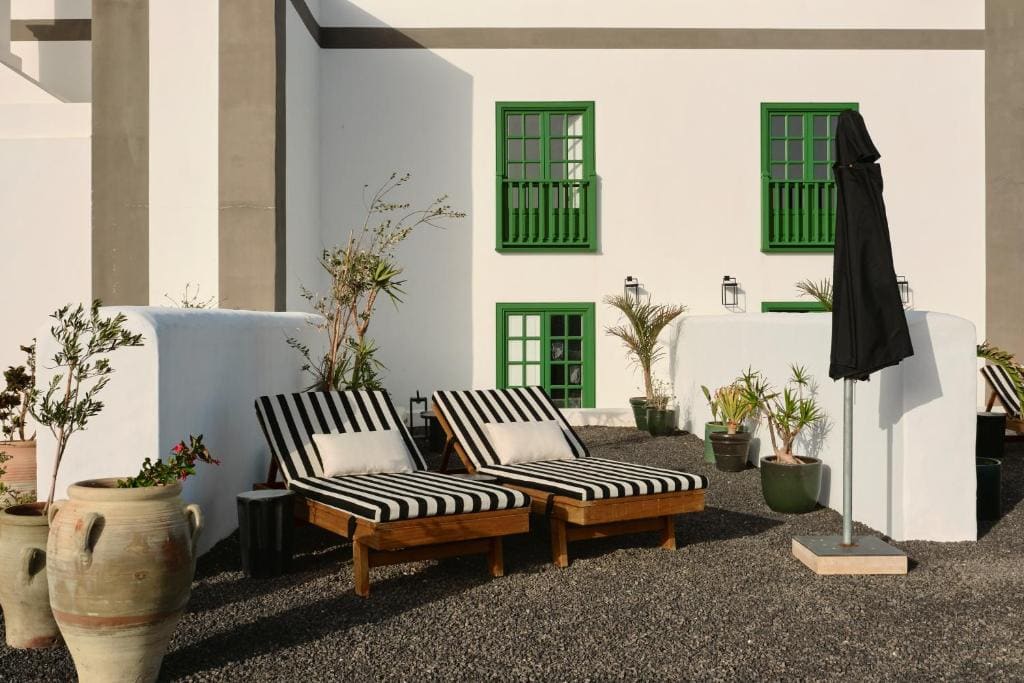 Deluxe Double Room with Balcony and Sea View room - Image 3