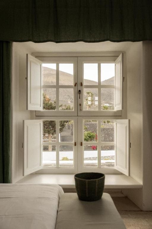 Double Room with Mountain View room - Image 3