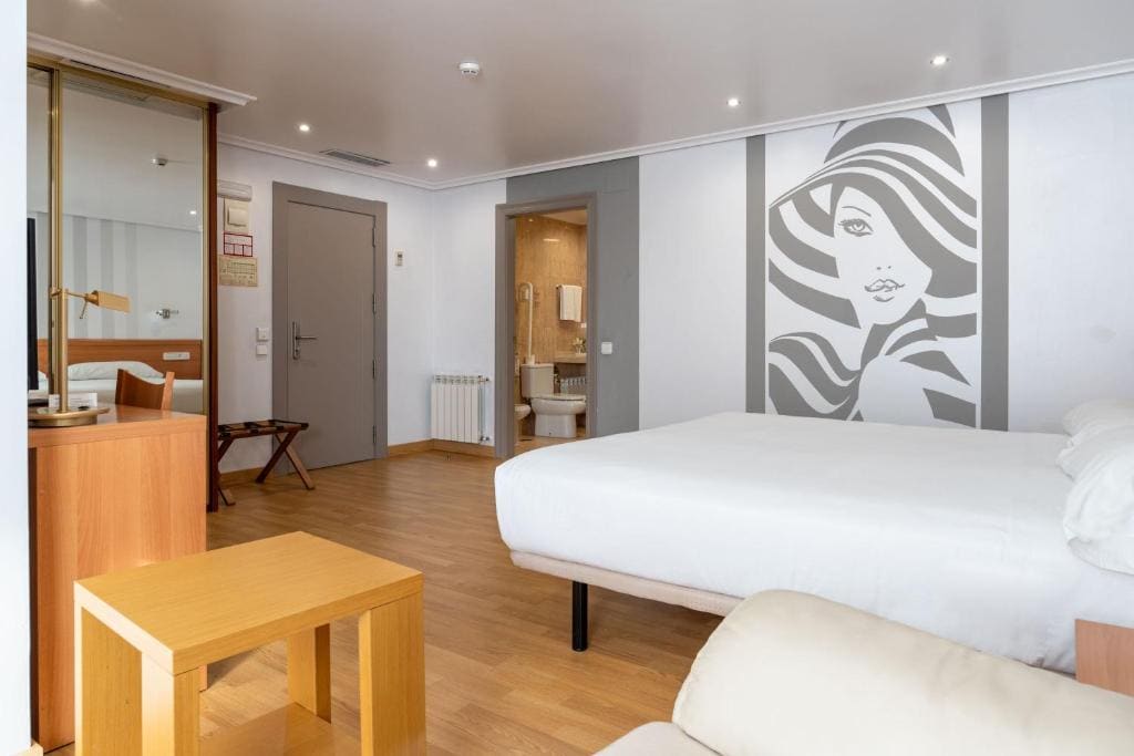 Superior Double Room room - Image 2