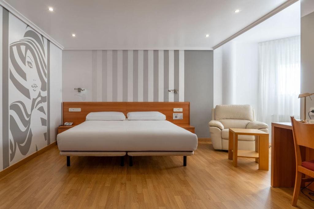 Superior Double Room room - Image 3
