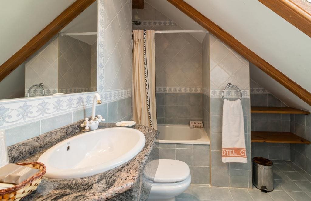 Suite room - Image 3