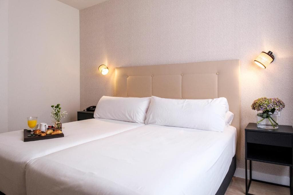 Deluxe Double or Twin Room room - Image 1