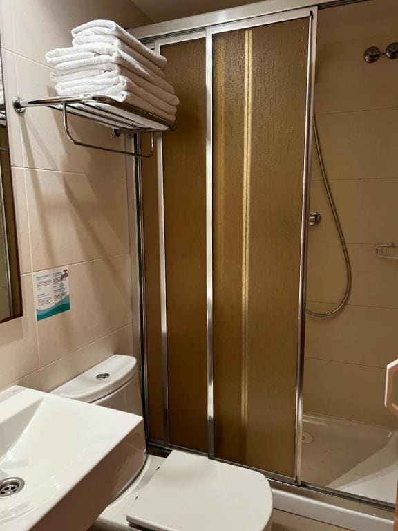 Quadruple Room room - Image 3