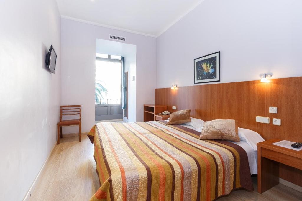 Superior Double or Twin Room room - Image 3