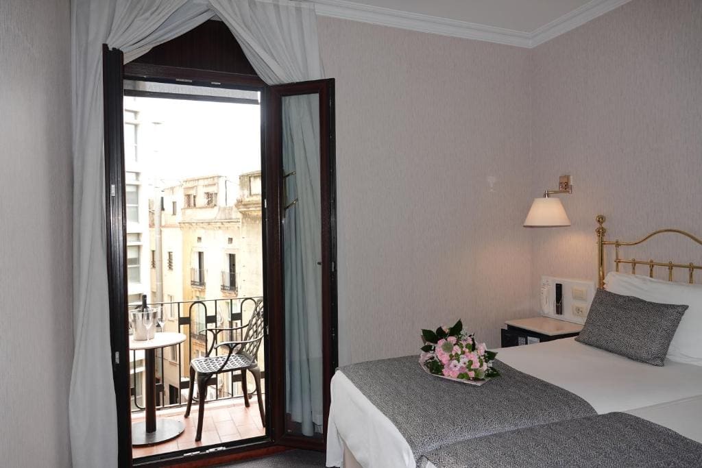 Superior Double or Twin Room with Garden View room - Image 2