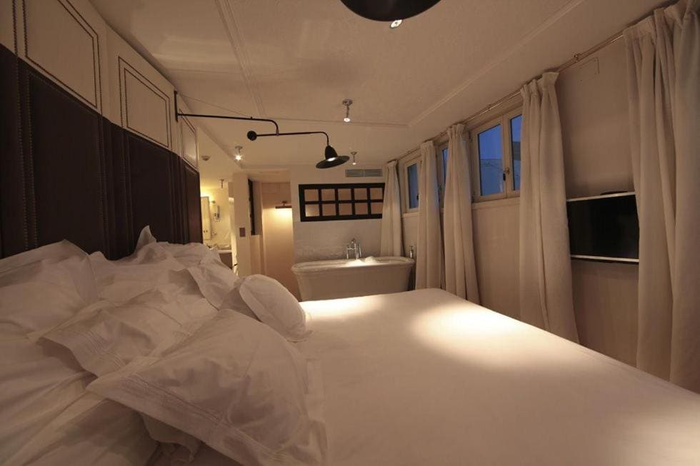 Island Suite room - Image 1