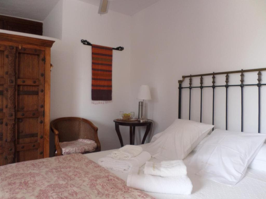 Standard Triple Room room - Image 2