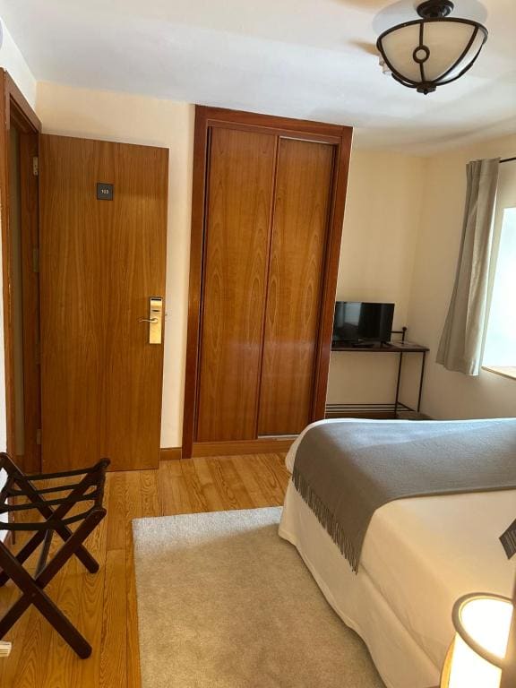 Small Double Room room - Image 1