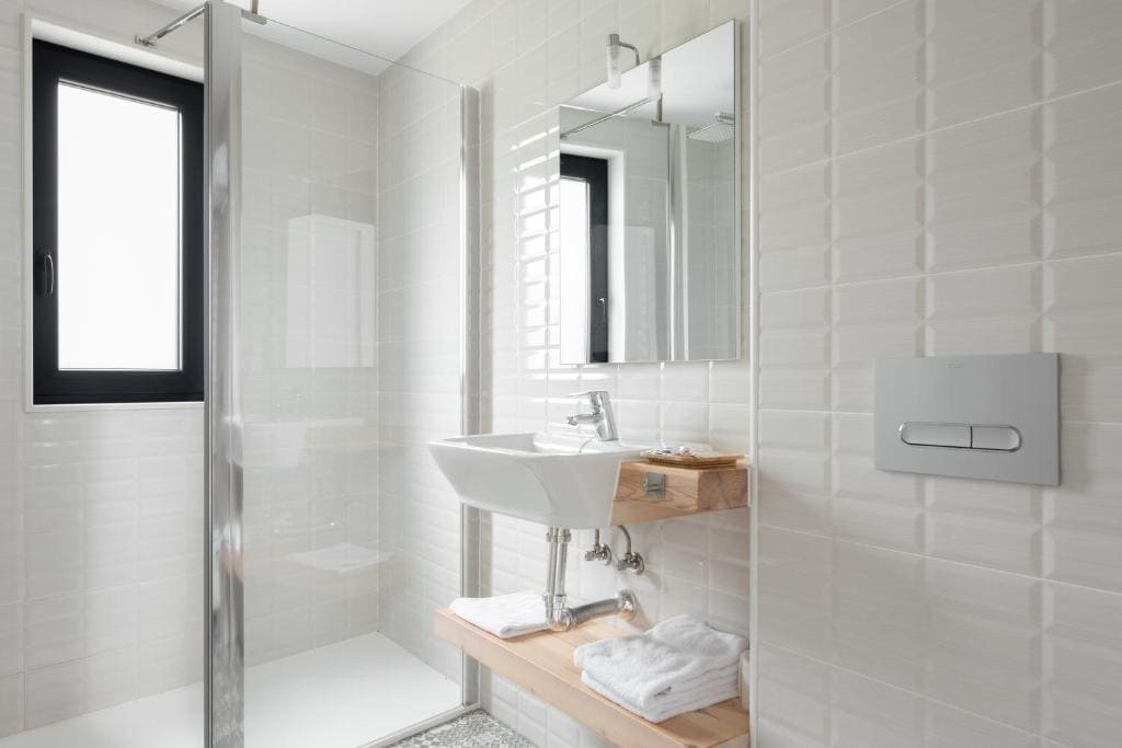 Standard Double with Villa View room - Image 3