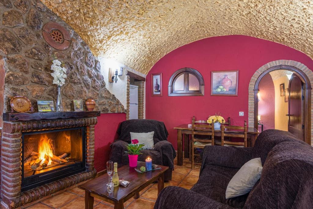 Two-Bedroom House with Private Swimming Pool room - Image 3