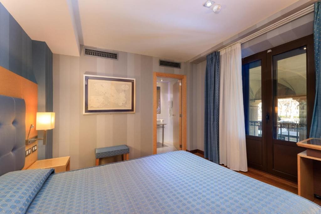 Double or Twin Room room - Image 2