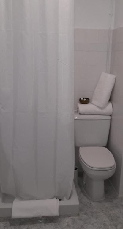 Double Room with Private Bathroom room - Image 2
