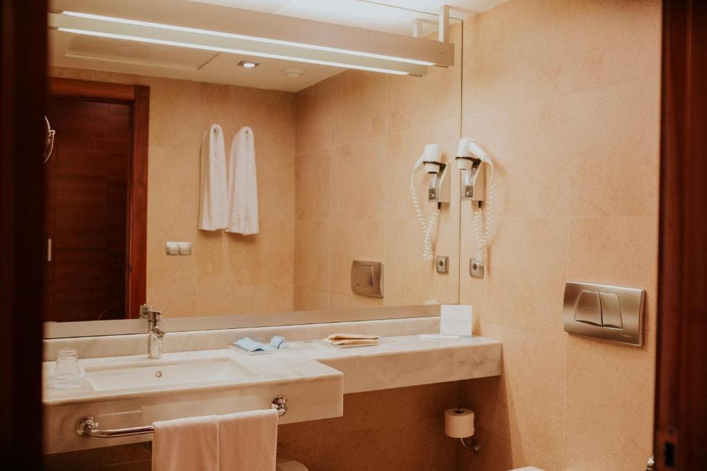 Twin Room room - Image 2