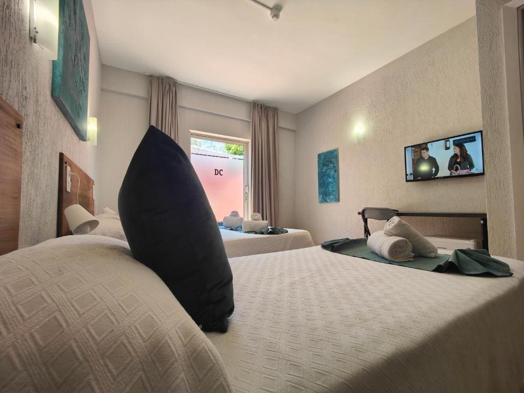 Triple Room with Balcony room - Image 1