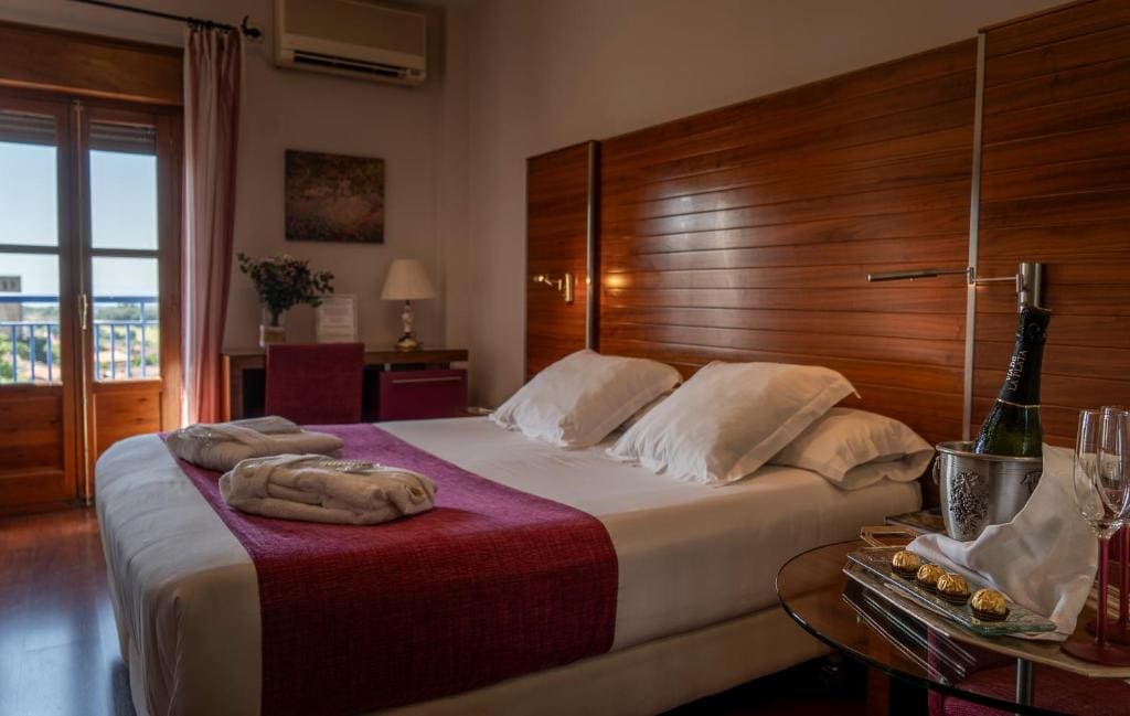 Double Room with Valley View and Spa Access room - Image 1