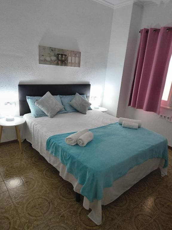 Double Room with Private Bathroom room - Image 2