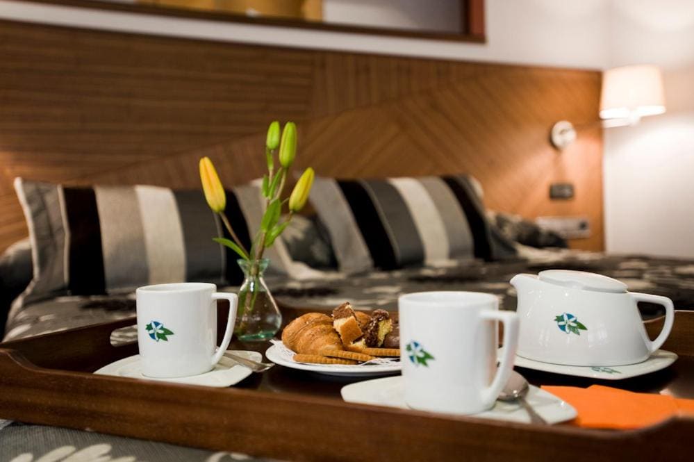 Deluxe Junior Suite room - Image 1