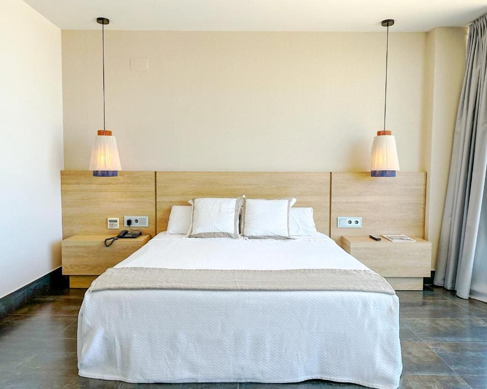 Suite with Sea Views room - Image 1