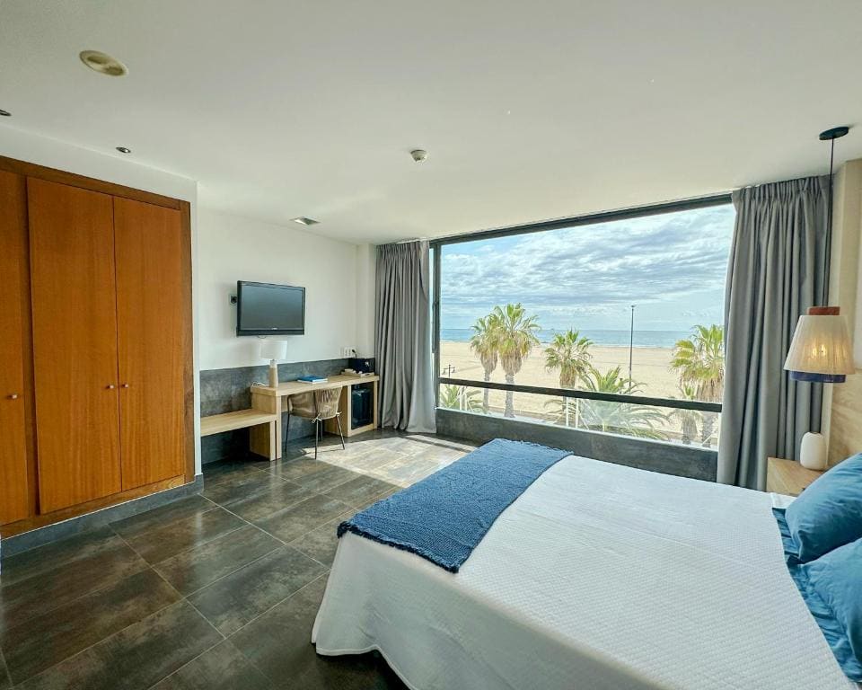 Suite with Sea Views room - Image 3