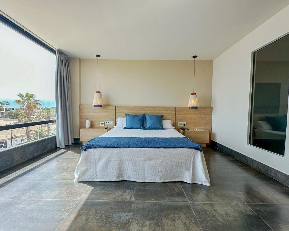 Suite with Sea Views room - Image 2