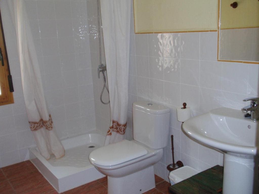Four-Bedroom House room - Image 3