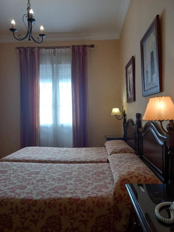 Superior Double or Twin Room room - Image 2